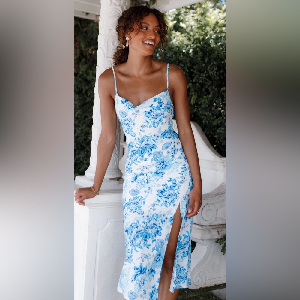 Petal & Pup Yelena Floral Blue and White Dress - size 4